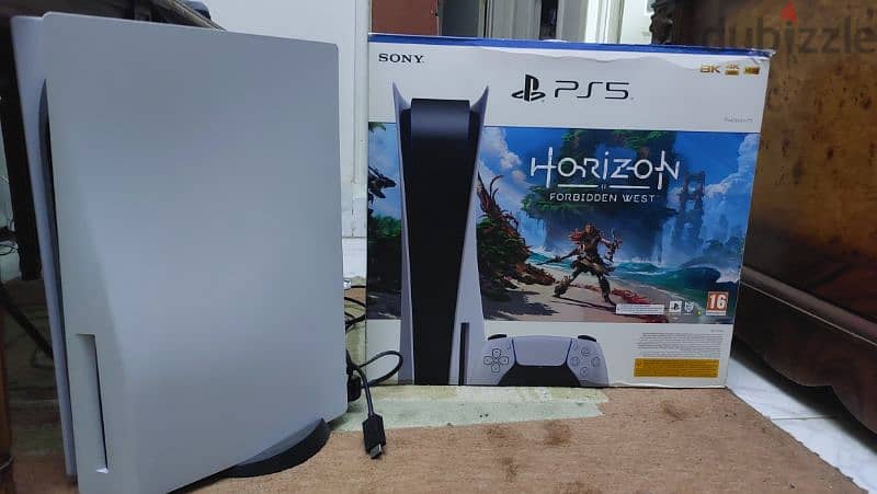 Playstation 5 disc version used like new بلايستيشن ٥ حالة ممتازة 1