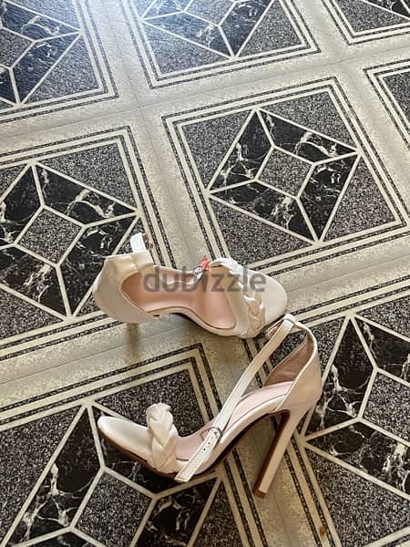 white heels slightly used not very much size 35 1