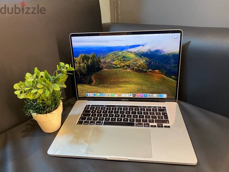 MACBOOK PRO 2019 (16 inch) 1