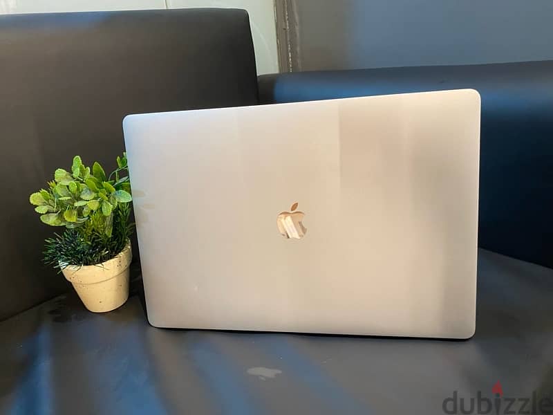 MACBOOK PRO 2019 (16 inch) 3