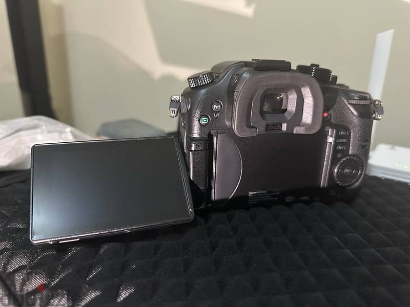 Panasonic Lumix GH4R - Like New 1