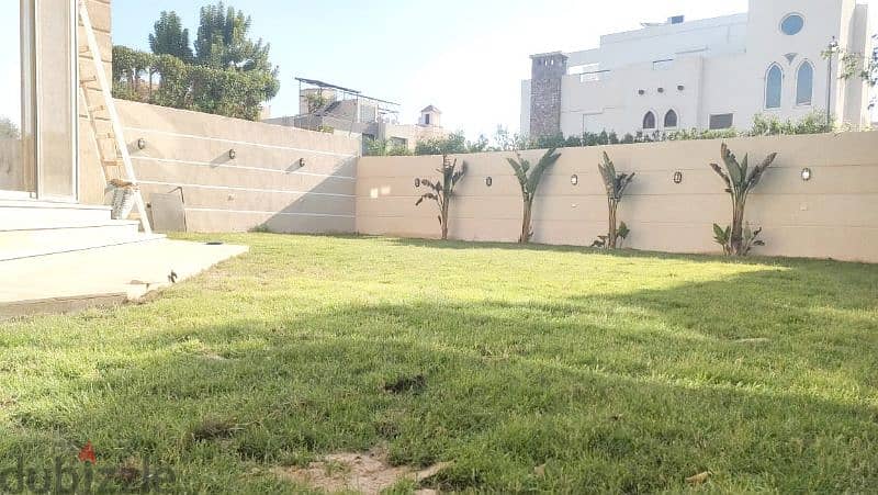 فيلا راقيه للبيع داخل كمبوند خلف الجامعة البريطانية 1