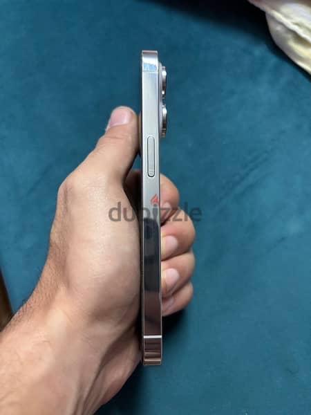 iphone 14 pro بدون خربوش بحاله جديدة جدا 5