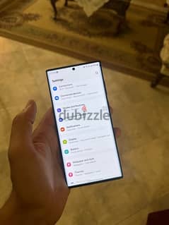 S22 Ultra 128/8 snap خط واحد مغير ضهر وبدون قلم وفيه نقطه صغيره