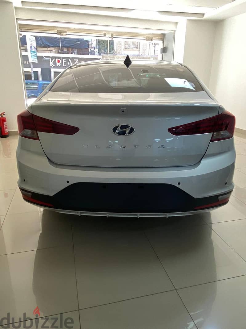 Hyundai Elantra 2025 2