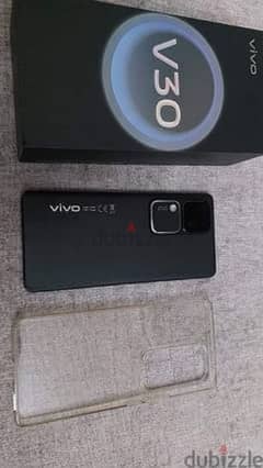 vivo v 30 بالفاتوره الضريبيه من دوبي فون استخدام اسبوع