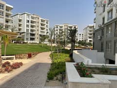 Apartment for sale with an open view directly onto the villas and the largest landscape in the heart of New Cairo 0