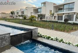 Middle finished townhouse, Ready to move, prime location with installments, in Fifth Square, Fifth Settlement, North Ninety 0