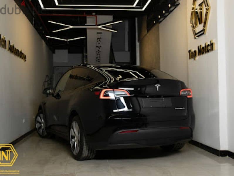 Tesla Model Y 2023 17