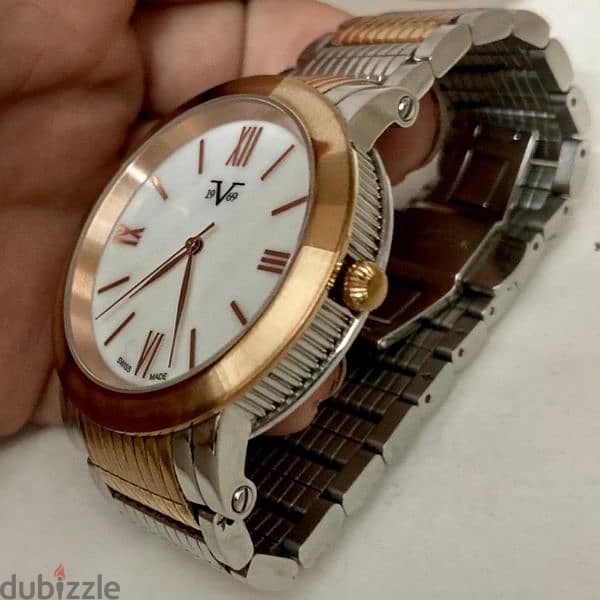 Original Swiss Made VERSACE 19V69 Quartz 44mm بحاله الجديدة 2