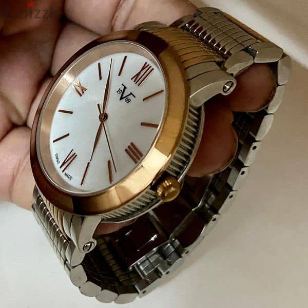 Original Swiss Made VERSACE 19V69 Quartz 44mm بحاله الجديدة 5