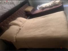 bed in a vwry good condition 0