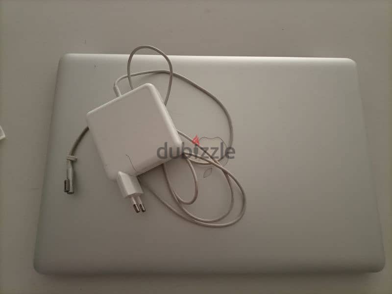 MacBook for sale Hadayek October 2