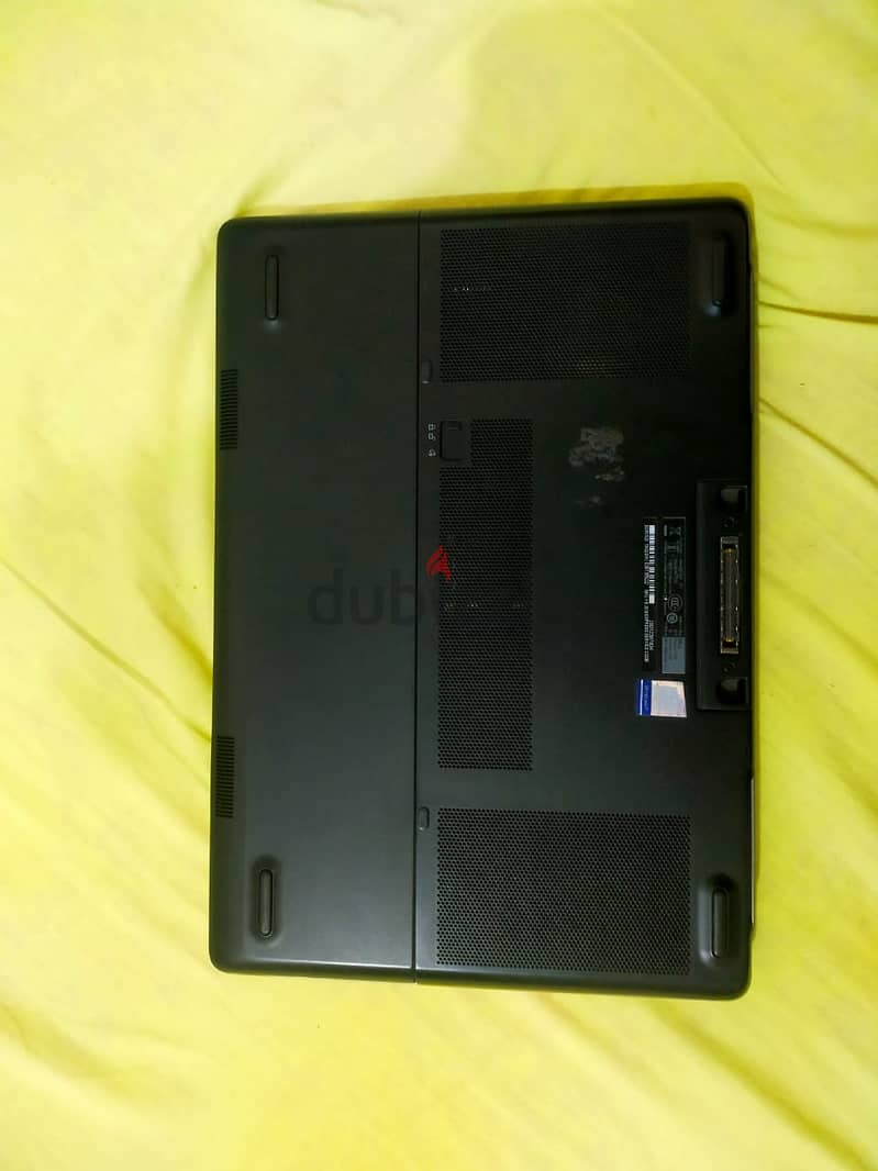 Dell precision 7520. CPU: Core I7 6820HQ Viga: Nividia 4g Quadro. m220 1