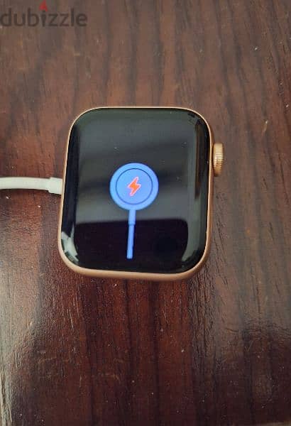 Apple watch SE 40mm Gold Alu Starlight 2