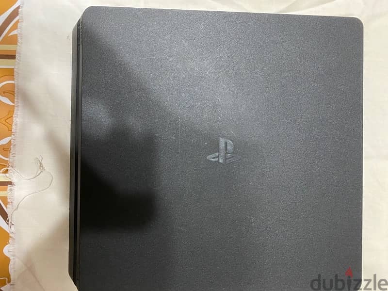 ps4 slim 500gb with 2 controllers بدون اي صيانه 1