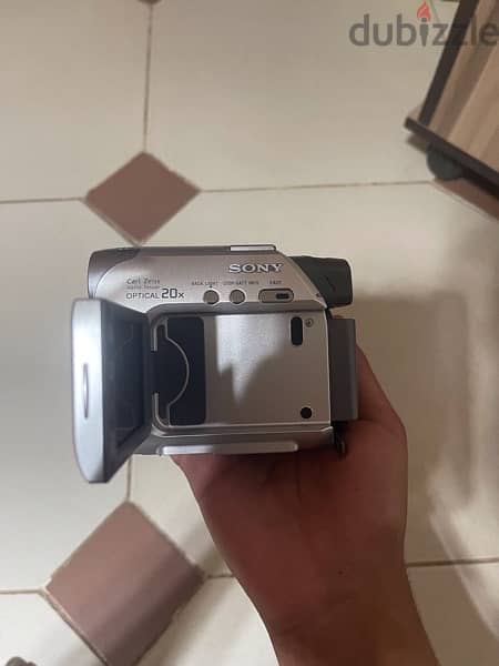 sony handycam dcr-hc32e 1