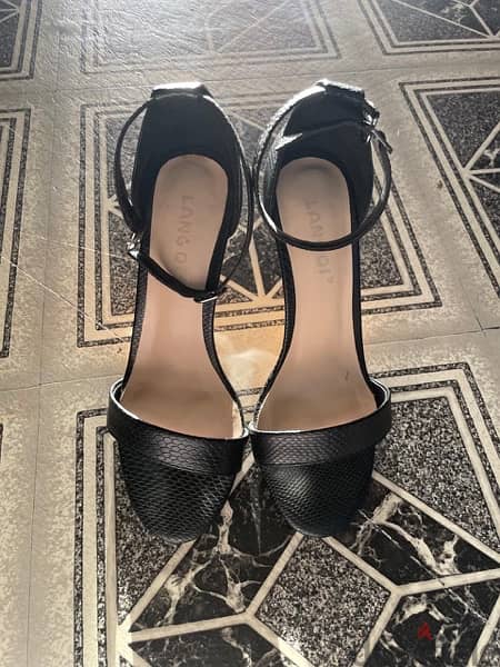 Lang Qi brand new black heels size:36 2