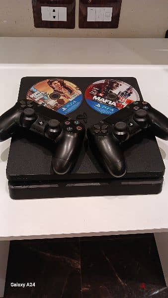 PlayStation 4 used for 1 year 1