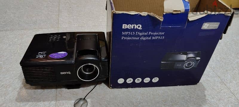 BenQ projector 8