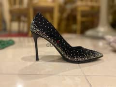 shoes high heels size 37-never been used-bought from pause store-