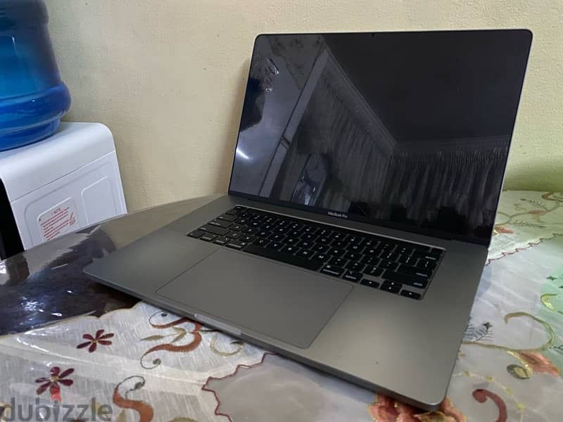 macbook pro intel core i7  16 inch -model 2019 مثل الجديد 5