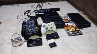 Xbox 360 مع الكاميرا و اربع دراعات