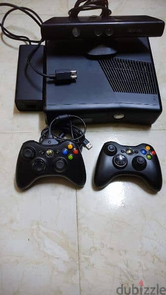 Xbox 360 مع الكاميرا و اربع دراعات 1