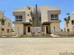 With lowest down payment and installments Twin house 411m modern in best location in compound  hyde park 0