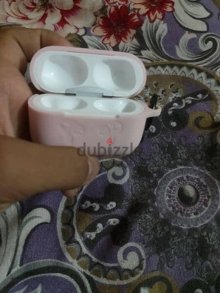 مطلوب سمعتين للـ Air pods 1