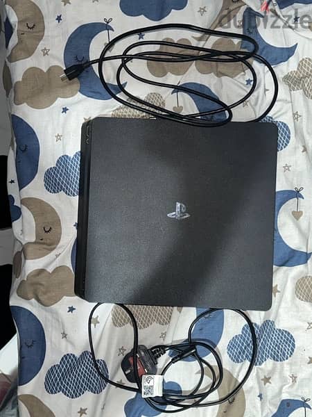 PS4 slim 1