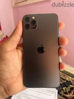 iPhone 11pro max بطاريه ٨٢ مساحه ٦٤ للبيع التليفون مفهوش خدش وتر بروڤ