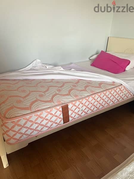 2 single beds 100x200 +commode + mattress 4