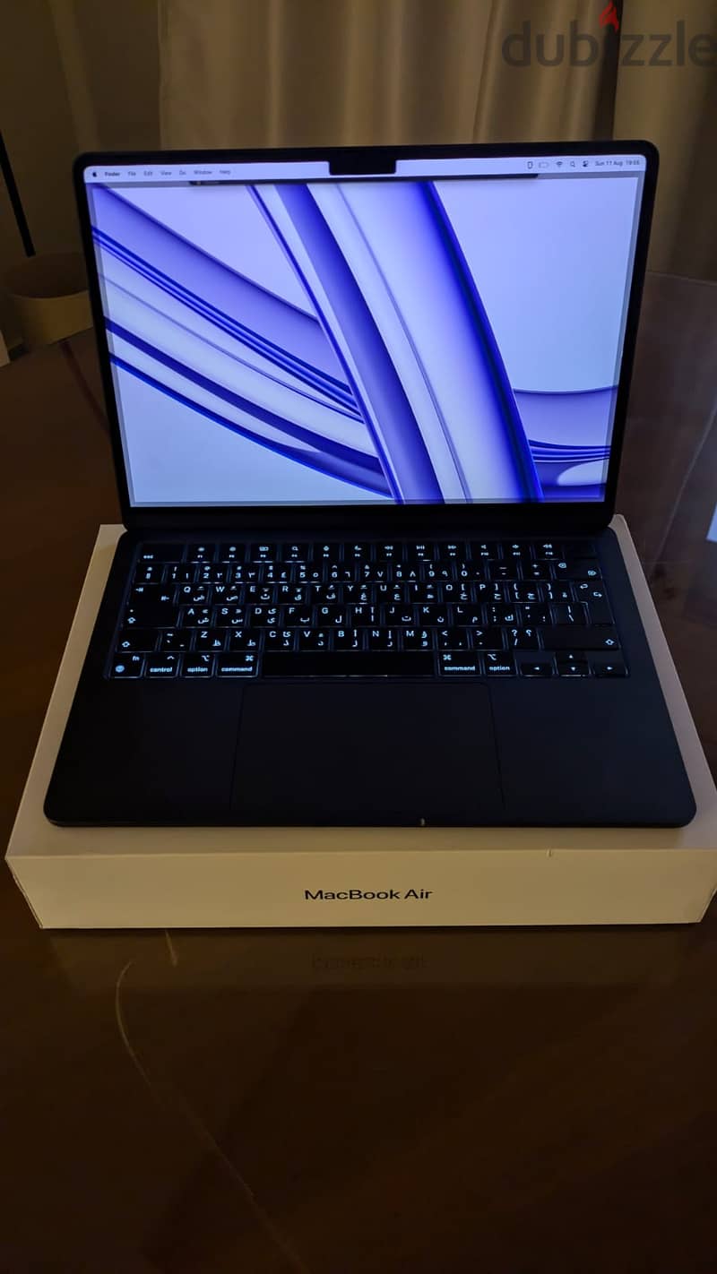 MacBook M3 Air 16GB ram, 512GB storage, 13-inch 1