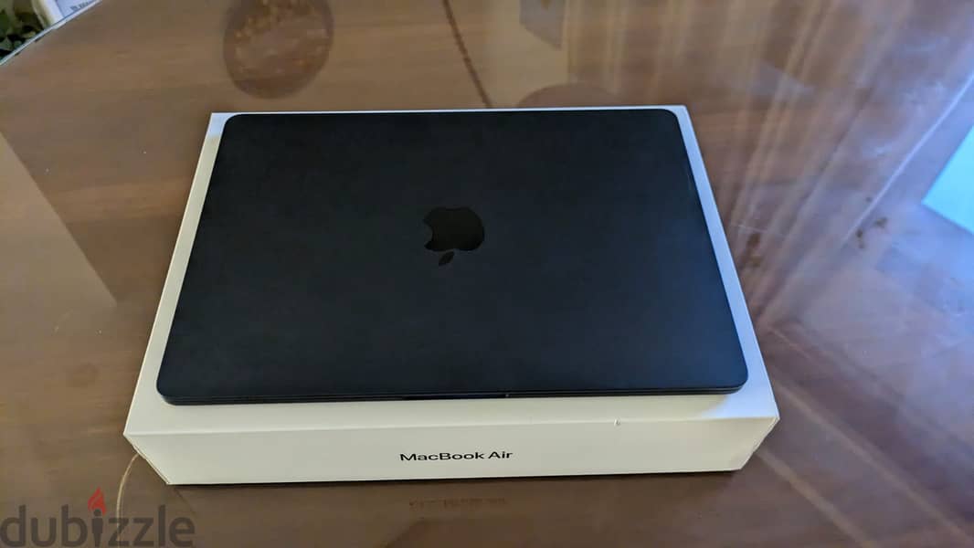 MacBook M3 Air 16GB ram, 512GB storage, 13-inch 2