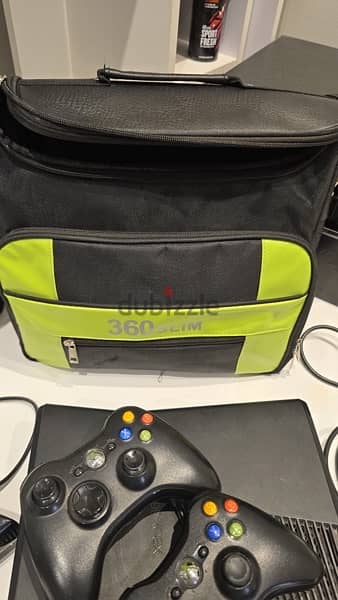 xbox 360 with kinect in perfect condition with original travel bag 5