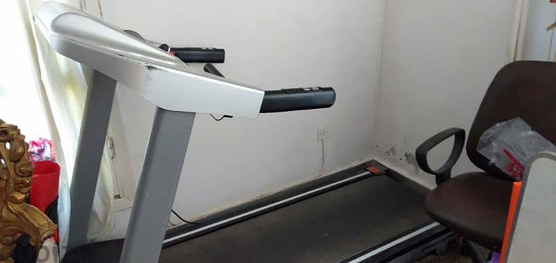 Powerfit Treadmill جهاز مشي 3