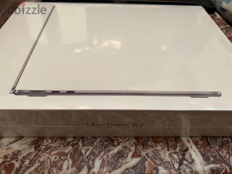 MacBook Air M2 chip 13’ inch 3