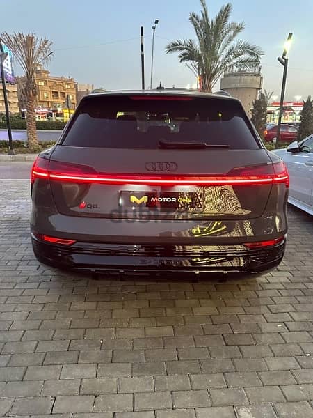 Audi Q8 2024 3