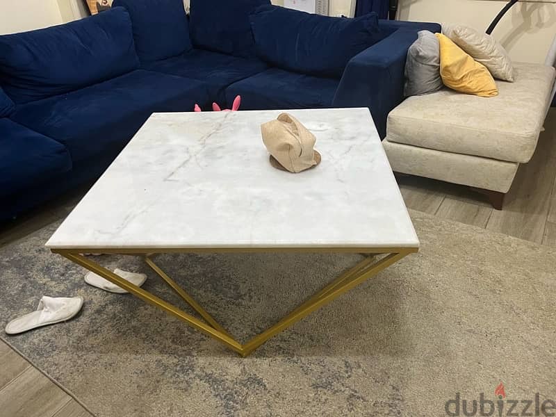 white marble table 1