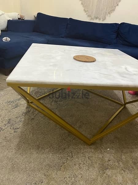 white marble table 3