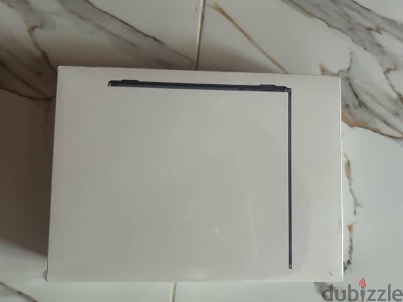 MacBook Air M2 13.6 inch 0