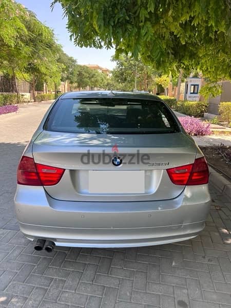 BMW 330 2011 4