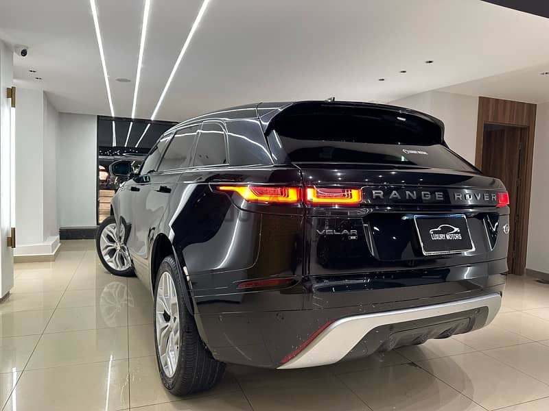 Land Rover Velar 2021 heavily loaded 3