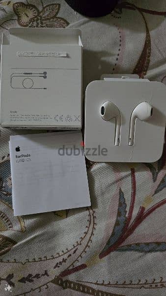 Original apple headphones - lightning 1