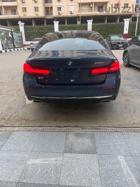 BMW 520i 2023 luxury 7