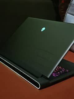 Alienware M18 RTX 4090 16GB 0