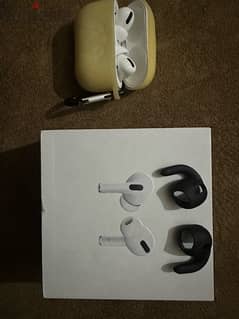 AirPods