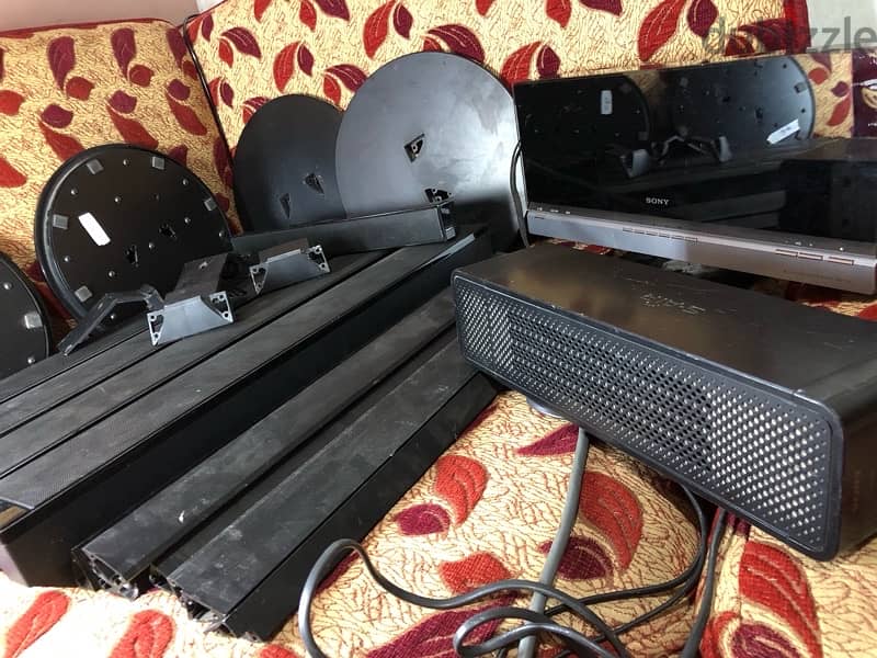 Sony DVD Home Theatre System DAV- 4