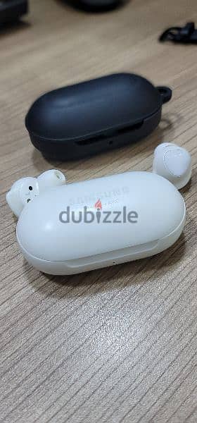 the 1st samsung galaxy buds 1